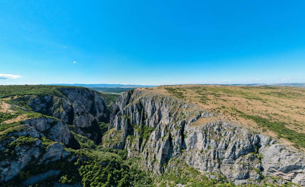 nui-blue-moutain